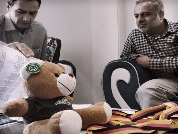 تجلیل سپاه قدس گیلان از قهرمان جانباز شنای جهان +تصاویر