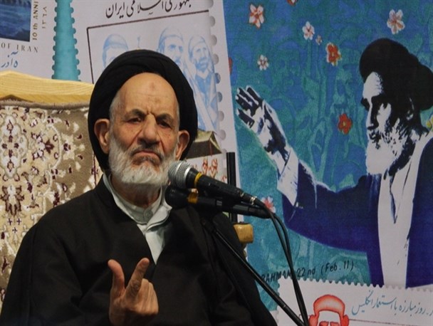 پیام تسلیت آیت الله عبادی  در پی در گذشت پدر سردار شهید احمد آتش‌دست