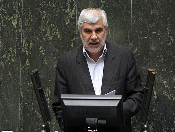 روحانی با عوامفریبی در انتخابات رأی آورد/ روحانی برای تفهیم مشروعیت رهبری اسناد ۹دی را مرور کند