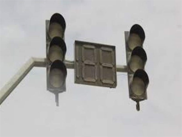 چراغ‌هایی که دیگر راهنما نیستند!/ جای خالی دوربین‌های کنترل ترافیک در سراوان