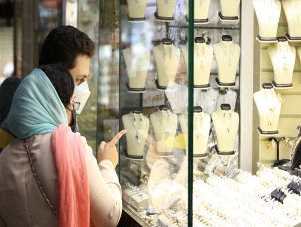 طلا همچنان روی دور گرانی/ معاملات در بازار راکد است