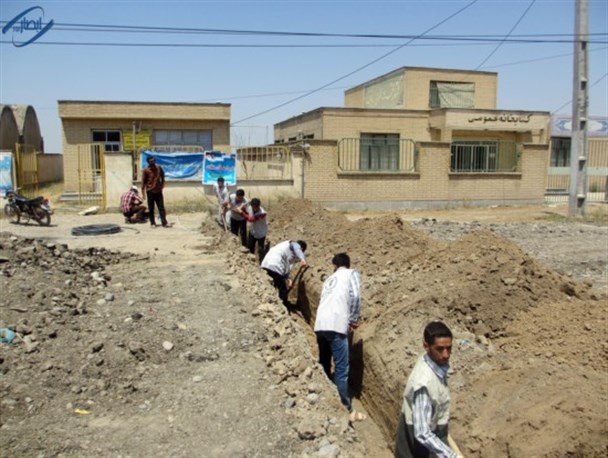 آبرسانی به دارالقران روستای "بابک بیله‌سوار"  توسط جهادگران