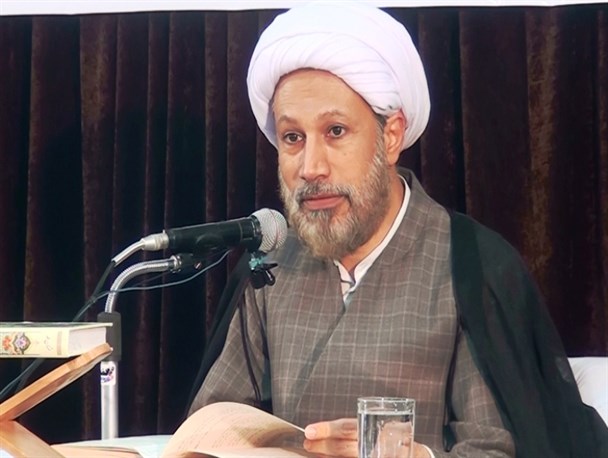 برخی بر مسند نشستن را ارث شخصی خود می دانند/ قفس ایجاد شده در اطراف حرم دسترسی مردم را سخت کرده است