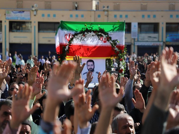 تشییع پیکر شهید مدافع نظم و امنیت در شهرکرد