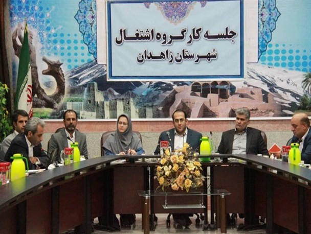 با بانک هایی که در اعطای تسهیلات طرح های مصوب تعلل کنند برخورد می کنیم