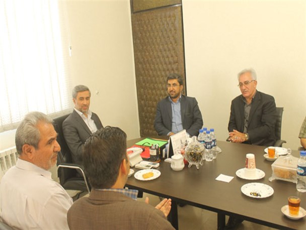آزادگان امروز نیز در صف نخست دفاع از اسلام و انقلاب قرار دارند