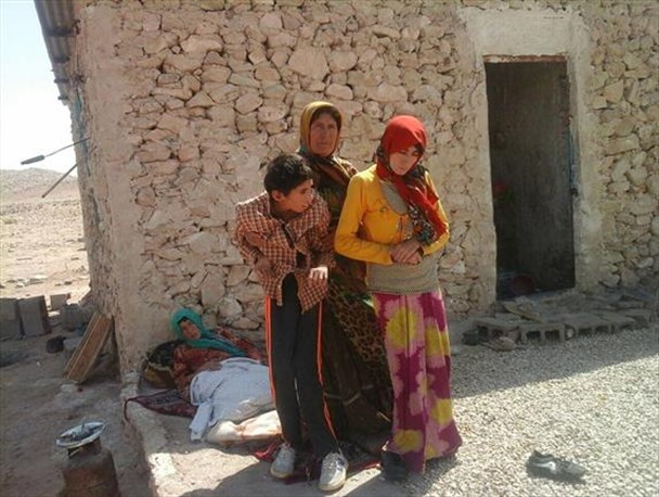 انتشار خبر در رسانه ها و تکاپوی مسئولان، لبخند را بر چهره خانواده دشتستانی برگرداند+تصاویر