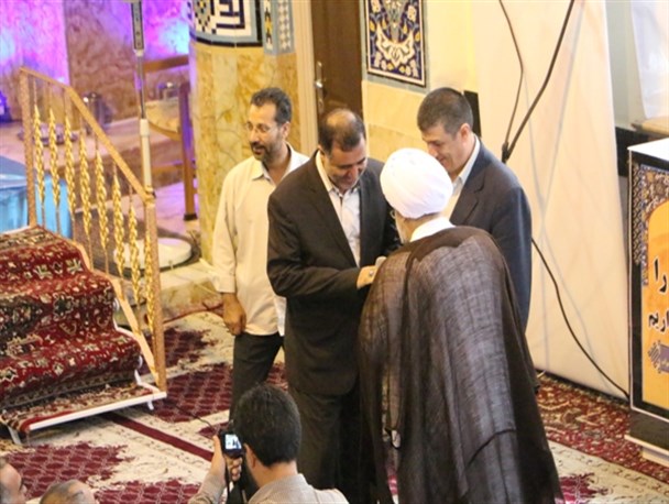 انگشتری شرف الشمس، هدیه امام جمعه میاندوآب به فرماندار و نماینده مجلس + تصاویر