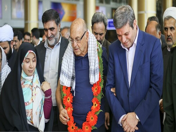 ورود خانواده شهید فرانسوی کمال کورسل به مشهد/تصاویر