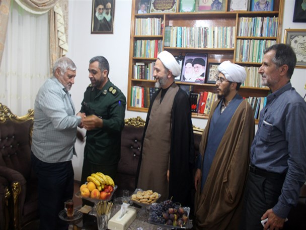 دیدار فرمانده سپاه و رئیس اداره تبلیغات آزادشهر با آزادگان
