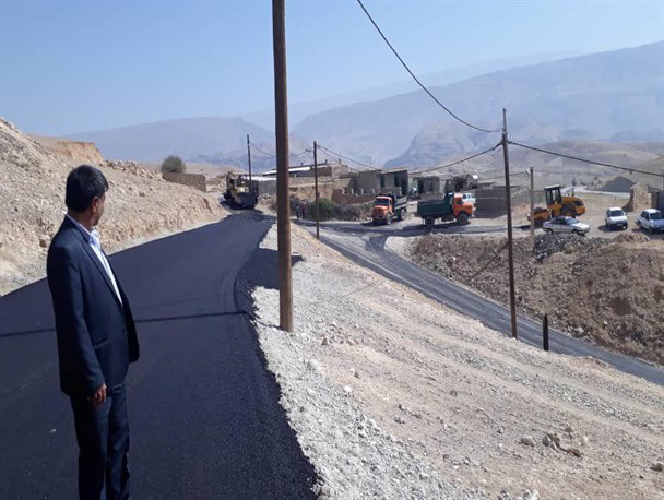 آغاز عملیات زیرسازی و آسفالت جاده ارتباطی روستای چشمه زعفران شهرستان چرام کهگیلویه وبویراحمد+تصاویر