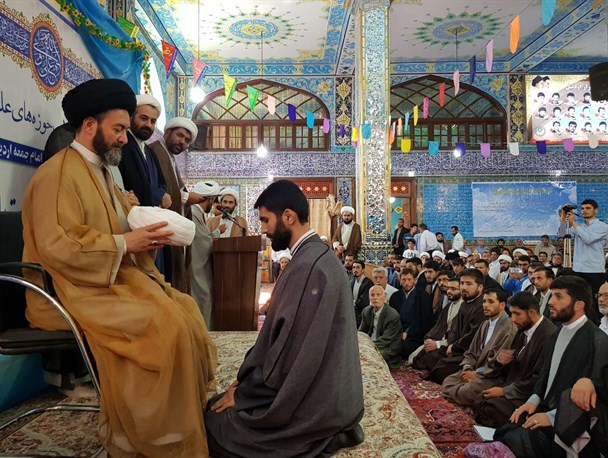 آیین عمامه گذاری طلاب در اردبیل