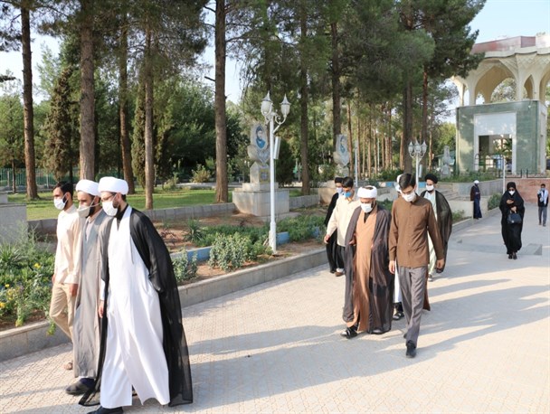 طلاب جهادی حوزه علمیه قم در راه محرومیت‌زدایی قلعه گنج