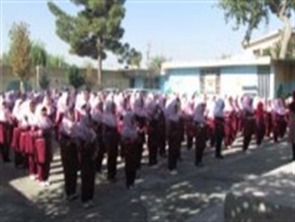 لبخند مهر در جشن بازگشایی مدارس / اصفهان برای گذر از شلوغی مهر آماده است