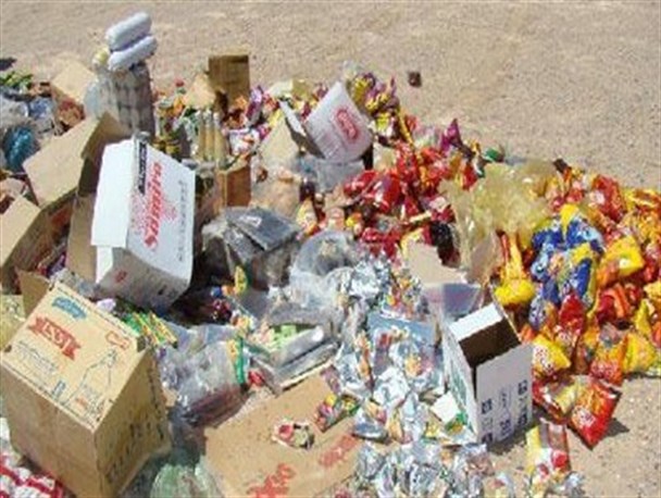 600 کیلوگرم مواد غذایی تاریخ گذشته در بروجرد معدوم شد