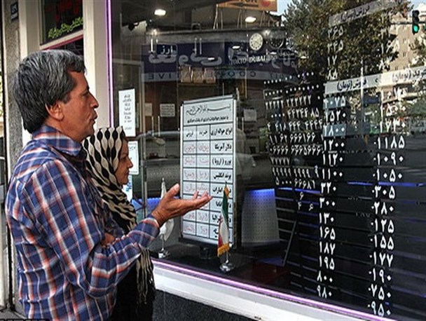 دولتی ها با شعار اقتصاد مقاومتی به سمت لیبرالیسم در حرکتند/ اقتصاد عاریتی معیشت مردم را نجات نمی دهد
