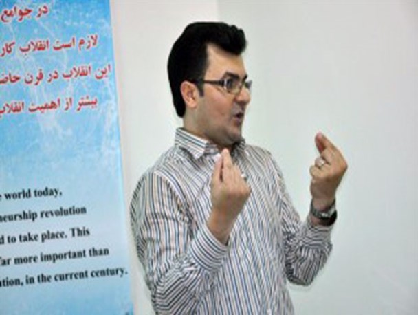 الگوی کار باید امیرالمومنین(ع) باشد/ «بابا نان داد» غلط است/ «بابا کار کرد» باید الگو باشد