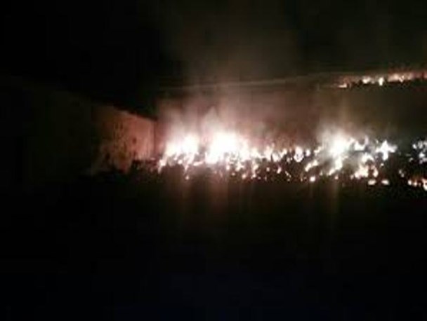 خسارت ۵۰۰ میلیون ریالی در اتش سوزی انبار کاه و علوفه