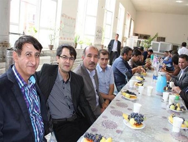 جشن بازنشستگی دهه شصتی ها در شهر گیوی+تصاویر