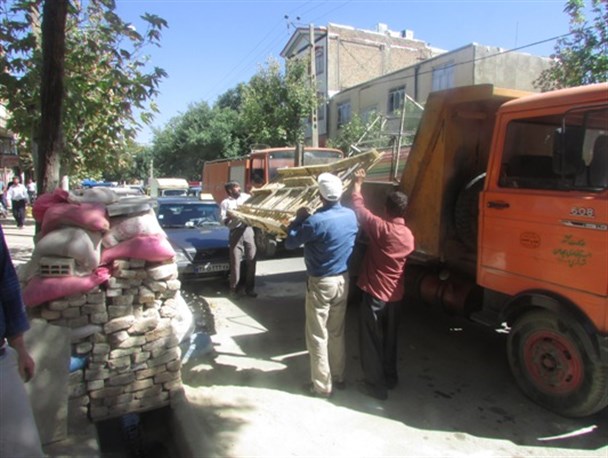 رفع سدمعبر خیابان‌های اسدآباد با همکاری شهرداری، دادستان و نیروی انتظامی