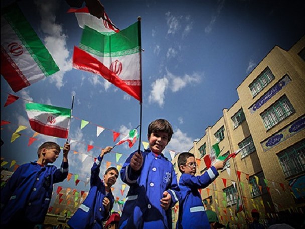 زنگ شکوفه‌ها در اصفهان نواخته شد