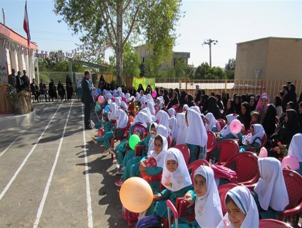 کلاس اولی‌ها در چادگان به استقبال مهر رفتند+ تصاویر