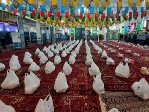 توزیع 2 هزار بسته معیشتی میان نیازمندان در کنگره شهدای یزد
