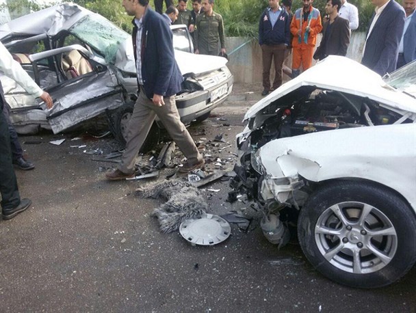 برخورد پژو ۴۰۵ و سمند در محور سقز به بوکان حادثه ساز شد