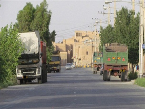 خواب خودروهای سنگین در معابر شهری سرپل ذهاب