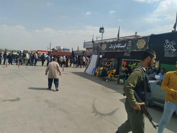 میزبانان باصفا و بی ادعا همچنان در حال خدمت به زائران اربعین هستند