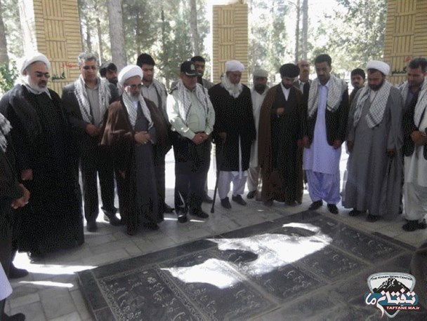 غبار روبی گلزار شهداء شهرستان خاش