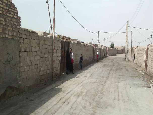 آموزش همگانی هلال احمر باشعار هرخانواده ایرانی یک امدادگر درشهرستان هیرمند