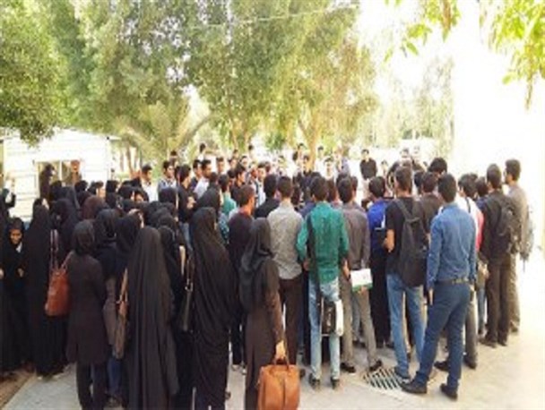 تریبون آزاد دانشگاه شهید چمران اهواز با مووضوع "نقش زن در جامعه"
