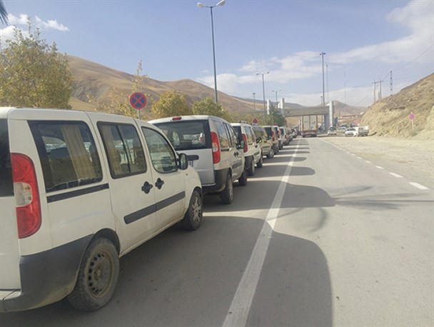 فعالیت مجدد ترانزیت کالا از گمرک مرزی سرو بعد از چندین ماه وقفه+تصاویر