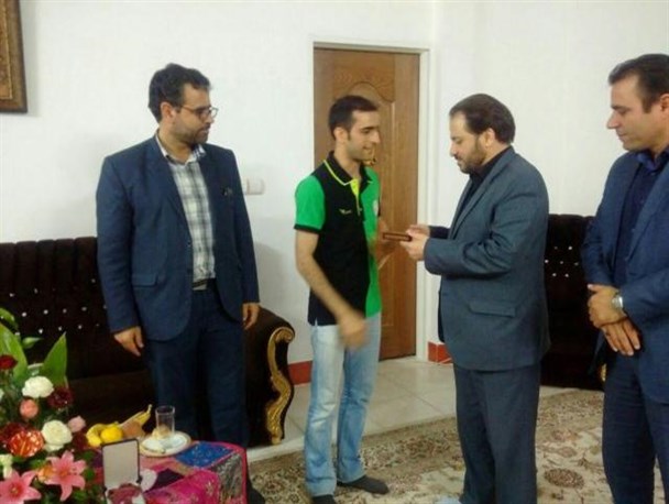 تقدیر از نخستین مدال‌آور ورزش قم از پومسه قهرمانی جهان