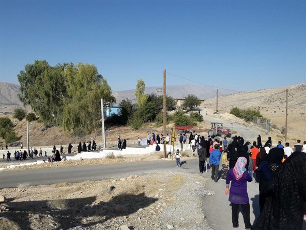 همایش پیاده روی خانواده در باشت به مناسبت یک هفته خاص + تصاویر