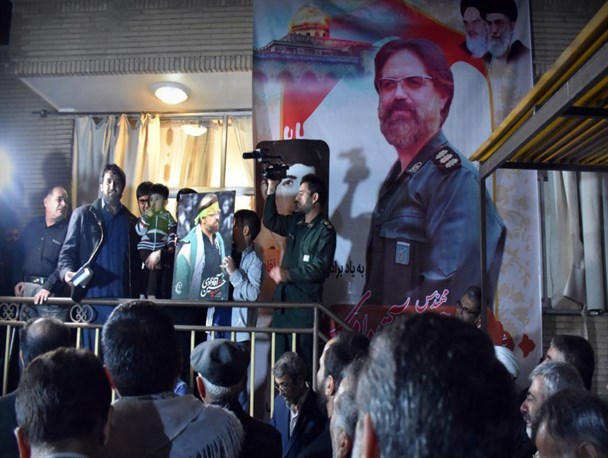 حضور خادمان هیئت رزمندگان اسلام اصفهان در منزل شهید مدافع حرم حسین آقادادی + تصاویر