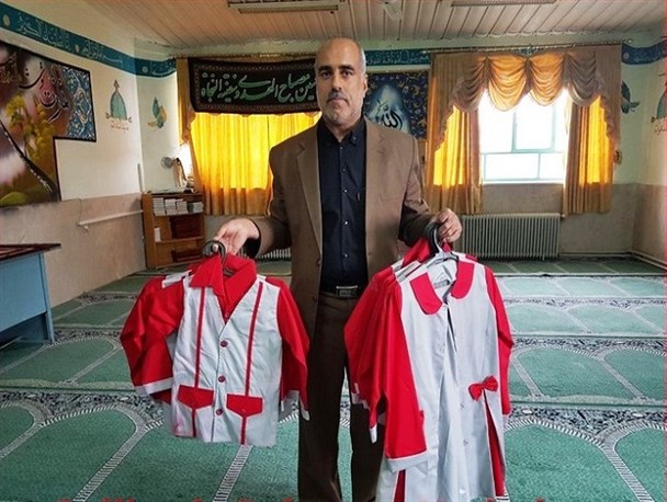 اهداء 400 دست لباس به دانش آموزان کم‌بضاعت گالیکش + تصاویر