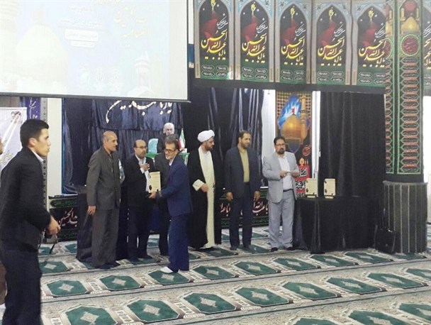 تندیس اولین سوگواره شعر عاشورایی به شاعر گالیکشی رسید + تصاویر