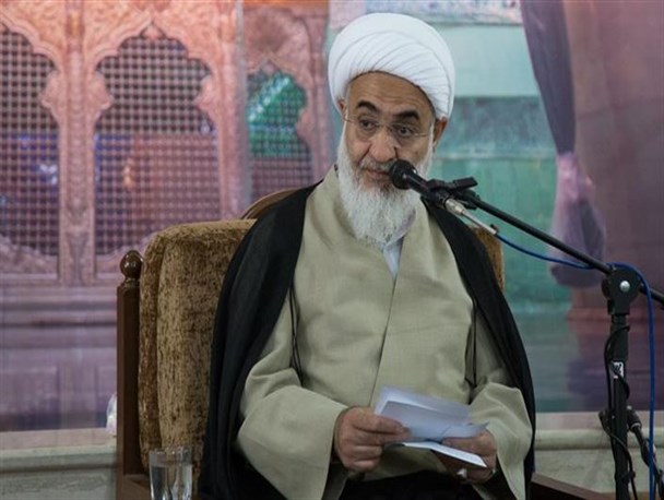 حضور در پیاده‌روی اربعین انسان را وارد دانشگاه حسینی می‌کند/ مقصد پیاده‌روی اربعین قدس است