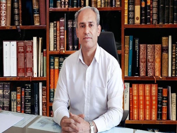 ضرورت شناسایی اولیای بی سواد دانش آموزان / مدیران مدارس اولیا را به فراگیری علم ترغیب کنند