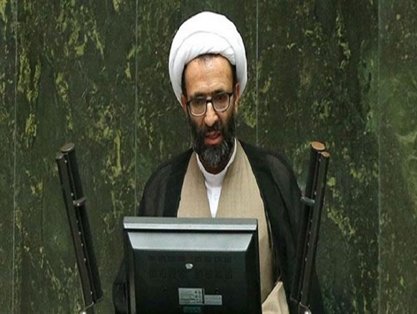استیضاح روحانی بازی در پازل دشمن است/ نتیجه استیضاح چیزی جز فشار بیشتر بر مردم نیست