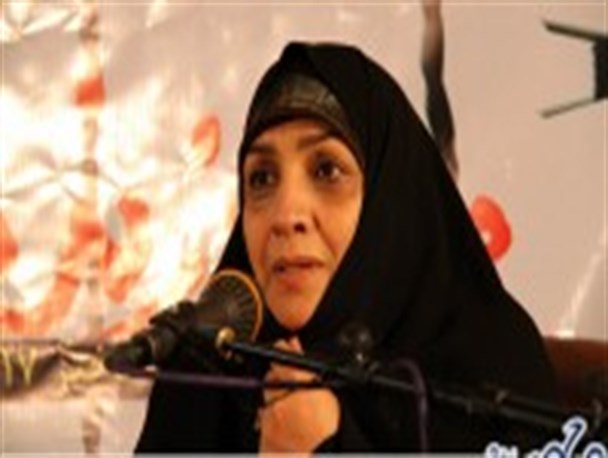 حضور نویسنده کتاب «من زنده‌ام» در اصفهان