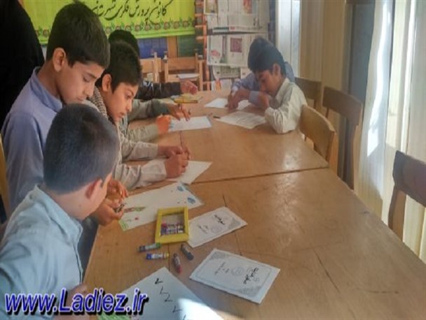 گزارش تصویری/ برگزاری مسابقه نقاشی مشترک به مناسبت هفته کتاب و کتابخوانی