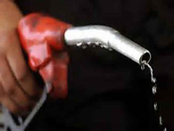 سهمیه بنزین ۷۰۰ تومانی فردا شب می‌سوزد