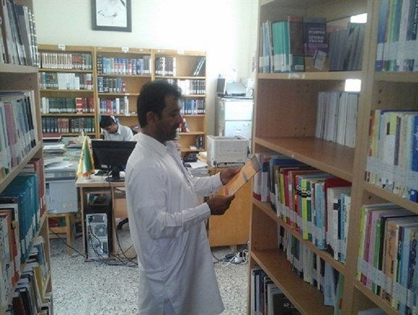 شهرستان سرباز در رتبه اخر مطالعه استان قرار دارد / کتابخوانی، جهاد علمی و مبارزه با جهل و نادانی است