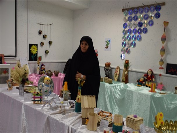 گزارش تصویری/نمایشگاه کارآفرینی با مواد دور ریز توسط هنرمندان نی ریزی