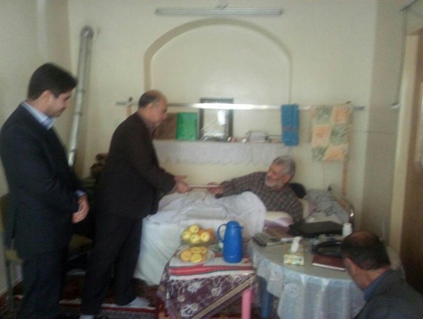 تقدیر مسئولان کوهبنان از استاد عربی نویسنده جانباز شهرستان