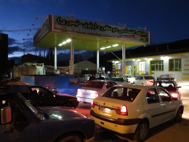 روز پرکار جایگاه های سوخت شهرستان خلخال / تصاویر