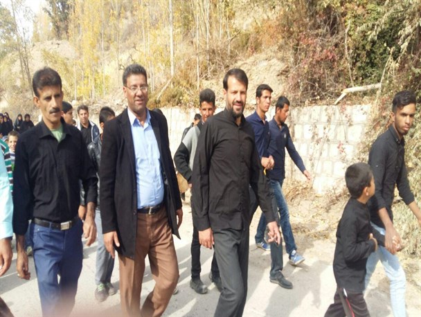 آیین پیاده روی حرم تا حرم در روستای توت نده شهرستان دنا برگزار شد+تصاویر